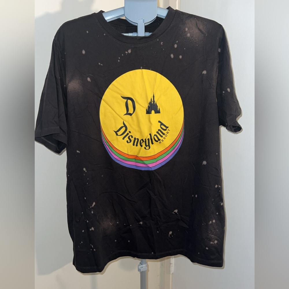Disneyland Logo Bleach Spot T-Shirt for Adults - Picture 3 of 7